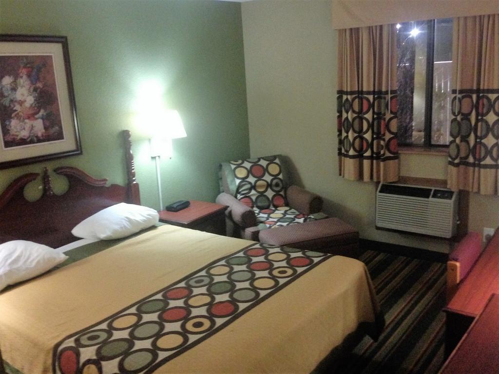 Super 8 By Wyndham Sikeston/Miner Area Hotel Exterior foto