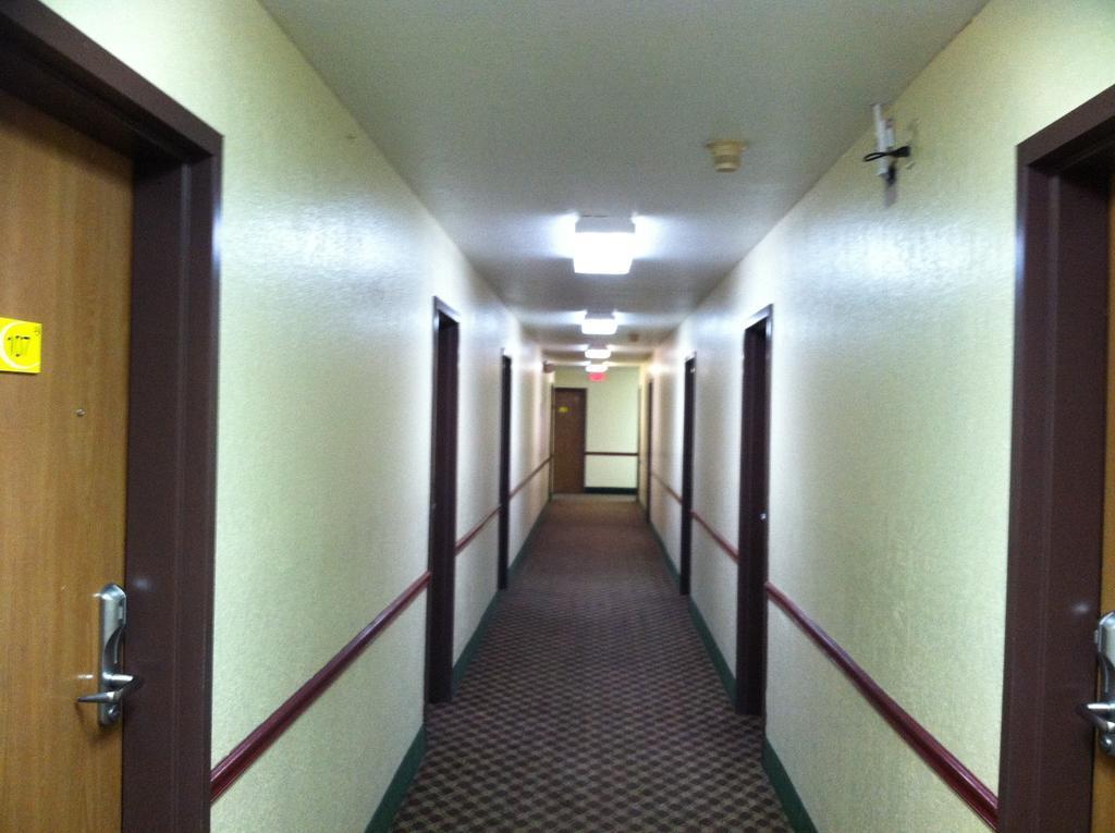 Super 8 By Wyndham Sikeston/Miner Area Hotel Exterior foto