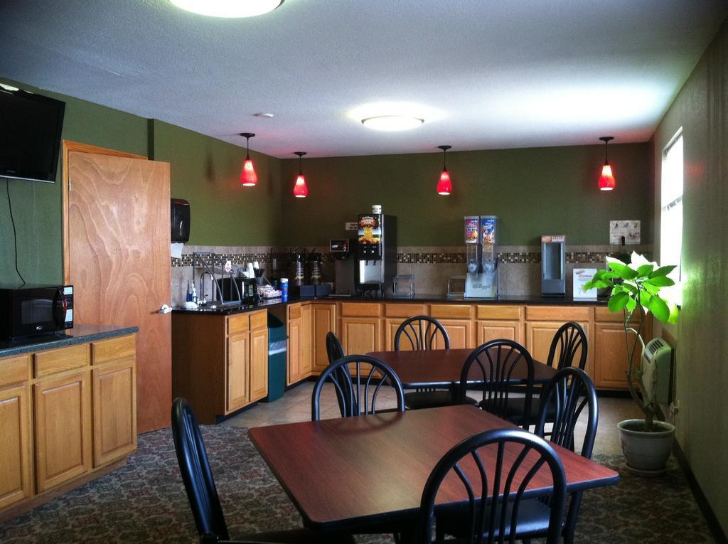 Super 8 By Wyndham Sikeston/Miner Area Hotel Exterior foto