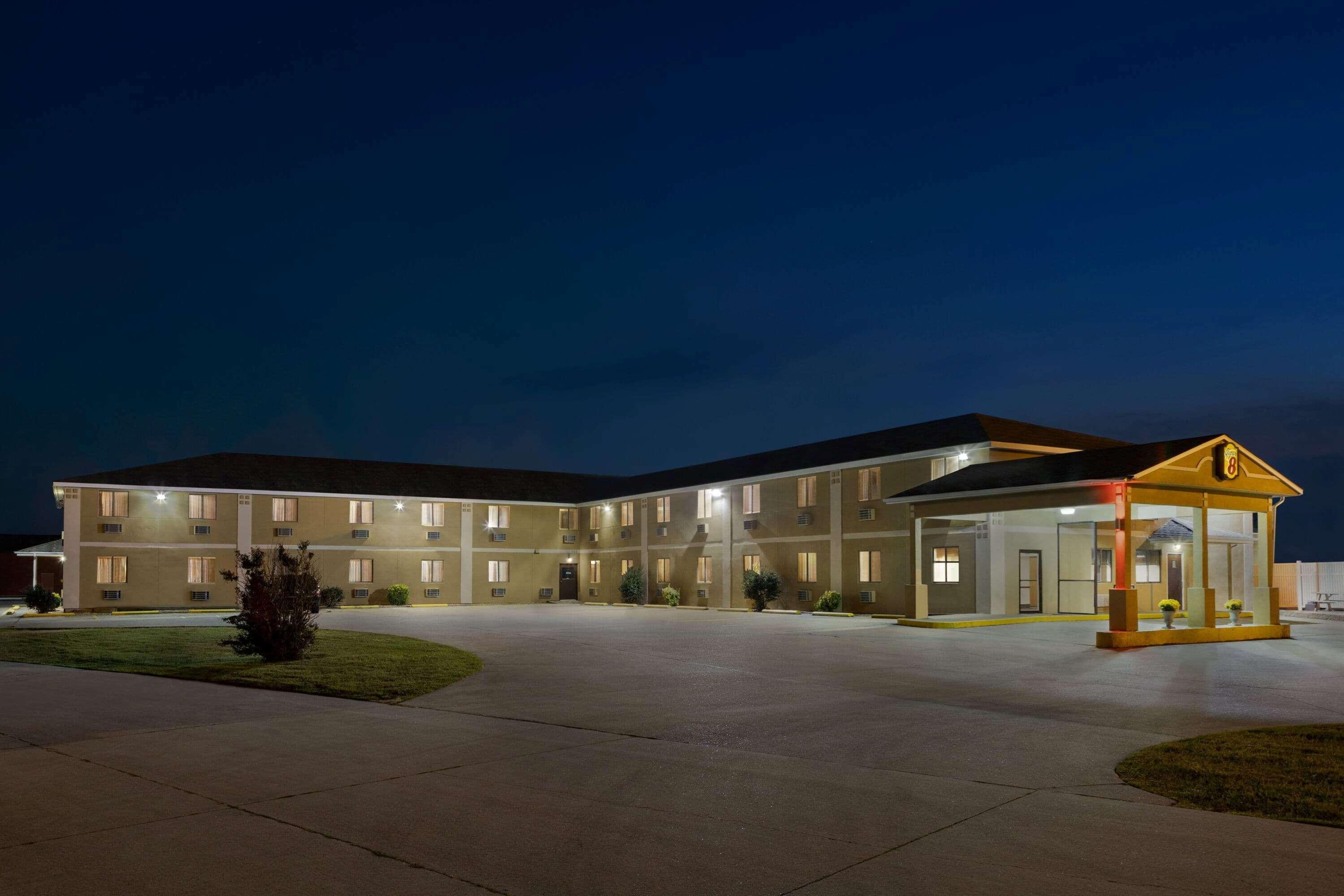 Super 8 By Wyndham Sikeston/Miner Area Hotel Exterior foto